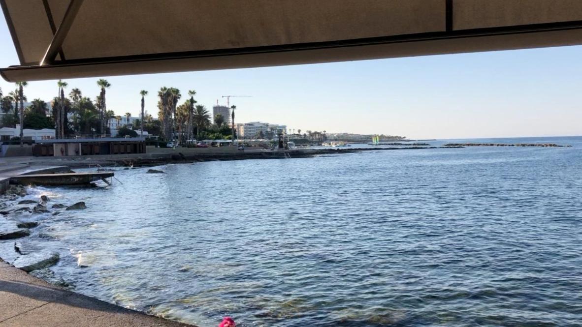 Central Pool-Side 2 Bedroom Apartment In Paphos 外观 照片